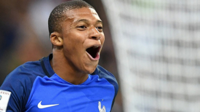 France/Pérou - Mbappé encore annoncé titulaire dans le 4-3-3 des Bleus - parisfans.fr