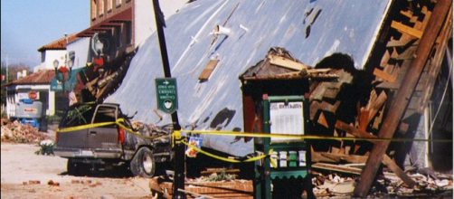 Earthquake damage in San Simeon, California, in 2003 (Image courtesy – Hey Paul, Wikimedia Commons)