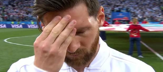 Este era o semblante de Messi antes da partida Este era o semblante de Messi antes da partida