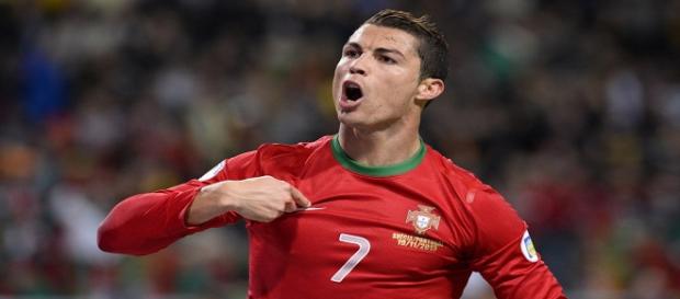 O "gajo" está voando: CR7 se torna artilheiro da Copa e jogador com mais gols marcados por uma seleção europeia. O "gajo" está voando: CR7 se torna artilheiro da Copa e jogador com mais gols marcados por uma seleção europeia.
