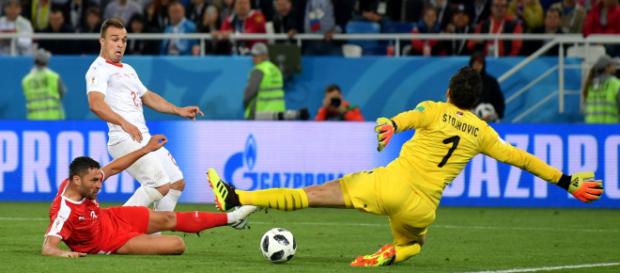 El triunfo de Suiza 2 a 1 contra Serbia puso las cosas de cabeza en el grupo E El triunfo de Suiza 2 a 1 contra Serbia puso las cosas de cabeza en el grupo E