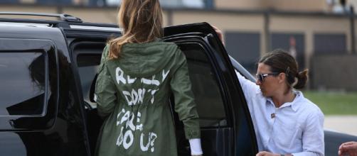 El enigmático mensaje de la chaqueta de Melania Trump en su viaje a Texas