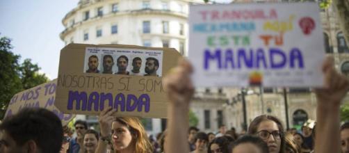 La Audiencia de Navarra deja a La Manada en libertad provisional ... - elpais.com