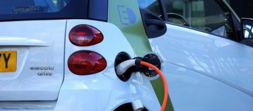 Auto elettrica, in Italia costa ancora troppo