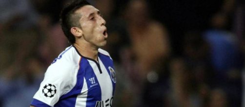 Julen Lopetegui scrute Hector Herrera de près lors de ce mercato estival.