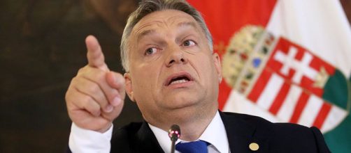 Le Parlement hongrois vient d'adopter une loi interdisant aux ONG de venir en aide aux migrants. | 24.hu - 24.hu