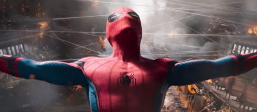 Spider-Man Homecoming 2 NEW Suit Details Revealed [Image Credit: Hybrid Network/YouTube screencap]
