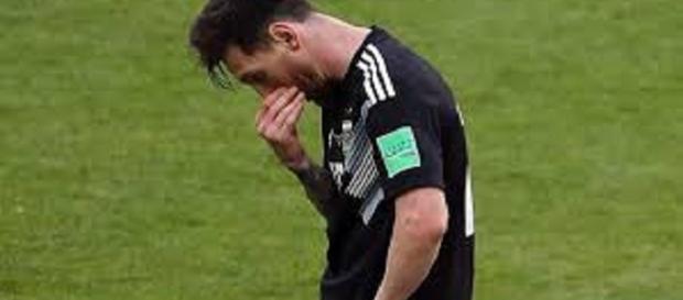 El astro argentino no ha podido destellar con la selección nacional y estan al filo del abismo y la eliminación El astro argentino no ha podido destellar con la selección nacional y estan al filo del abismo y la eliminación