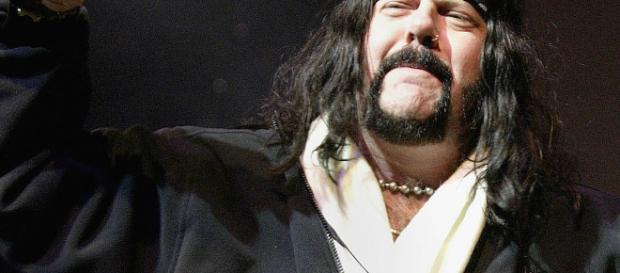 Ex-baterista, e um dos fundadores do Pantera, Vinnie Paul. Ex-baterista, e um dos fundadores do Pantera, Vinnie Paul.