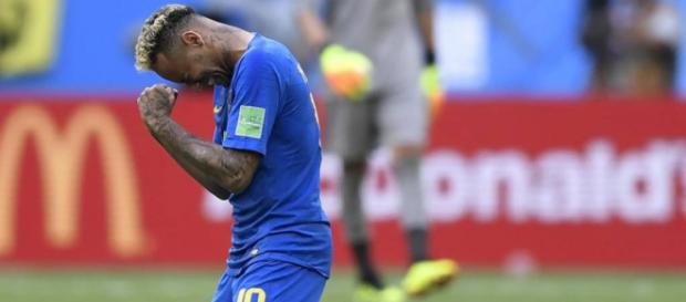 Neymar se emociona ao marcar o segundo gol do Brasil contra a Costa Rica. Neymar se emociona ao marcar o segundo gol do Brasil contra a Costa Rica.