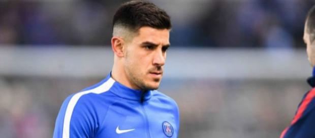 Yuri Berchiche pourrait sortir du club parisien contre une offre d'au moins 20 millions d'euros Yuri Berchiche pourrait sortir du club parisien contre une offre d'au moins 20 millions d'euros
