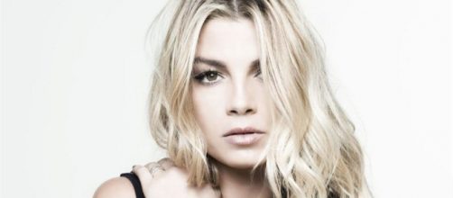 Emma Marrone: la cantante ha visitato il Bambino Gesù di Roma, superata la prova costume