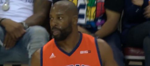 Former NBA All-Star Baron Davis helped propel his BIG3 squad 3's Company to a 51-30 win on Friday night. [Image via Fox Sports/YouTube]