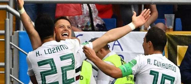 Le Mexique confirme sa grande forme dans ce Mondial et assure sa place en Huitième de Finale. Le Mexique confirme sa grande forme dans ce Mondial et assure sa place en Huitième de Finale.