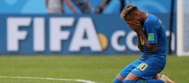 Les larmes de Neymar après la rencontre contre le Costa Rica ont été moqué par certains supporteurs. Les larmes de Neymar après la rencontre contre le Costa Rica ont été moqué par certains supporteurs.
