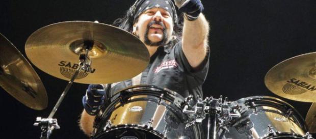 Muere Vinnie Abbott, baterista y fundador de Pantera - Diario La ... - laprensa.hn Muere Vinnie Abbott, baterista y fundador de Pantera - Diario La ... - laprensa.hn