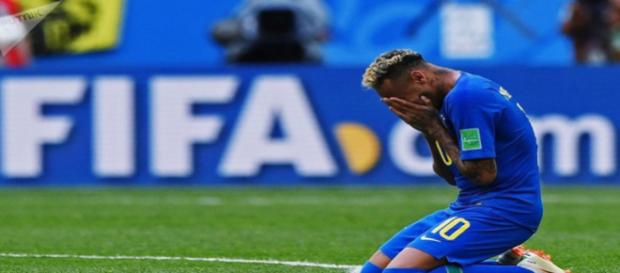 Neymar se emocionou em vitória do Brasil Neymar se emocionou em vitória do Brasil