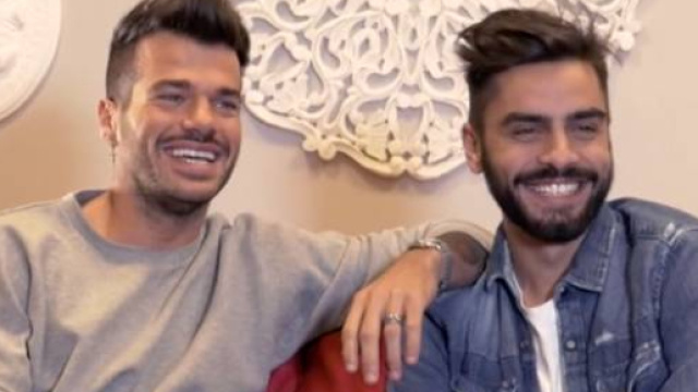 Claudio Sona svela i motivi della rottura con Mario Serpa e il suo ex fidanzato non fa attendere la risposta