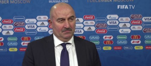 Stanislav Tchertchessov, l'entraîneur de la Russie, n'envisage pas de changement contre l'Uruguay.