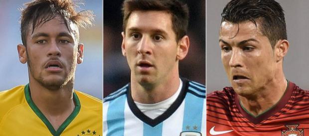 Cristiano Ronaldo fait l'unanimité au Portugal, tandis que Lionel Messi et Neymar peinent à se montrer sous leur meilleur jour. Cristiano Ronaldo fait l'unanimité au Portugal, tandis que Lionel Messi et Neymar peinent à se montrer sous leur meilleur jour.