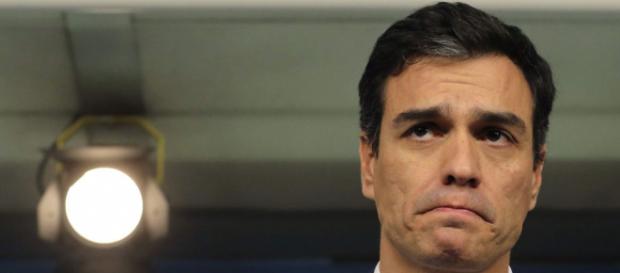 Il primo ministro spagnolo Pedro Sanchez attacca l'Italia sulla politica migratoria: "Paese egoista e antieuropeo". Il primo ministro spagnolo Pedro Sanchez attacca l'Italia sulla politica migratoria: "Paese egoista e antieuropeo".