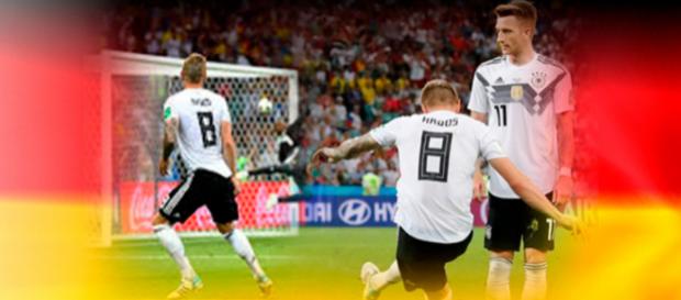 Toni Kroos salva seleção alemã com cobrança de falta épica nos últimos segundos Toni Kroos salva seleção alemã com cobrança de falta épica nos últimos segundos