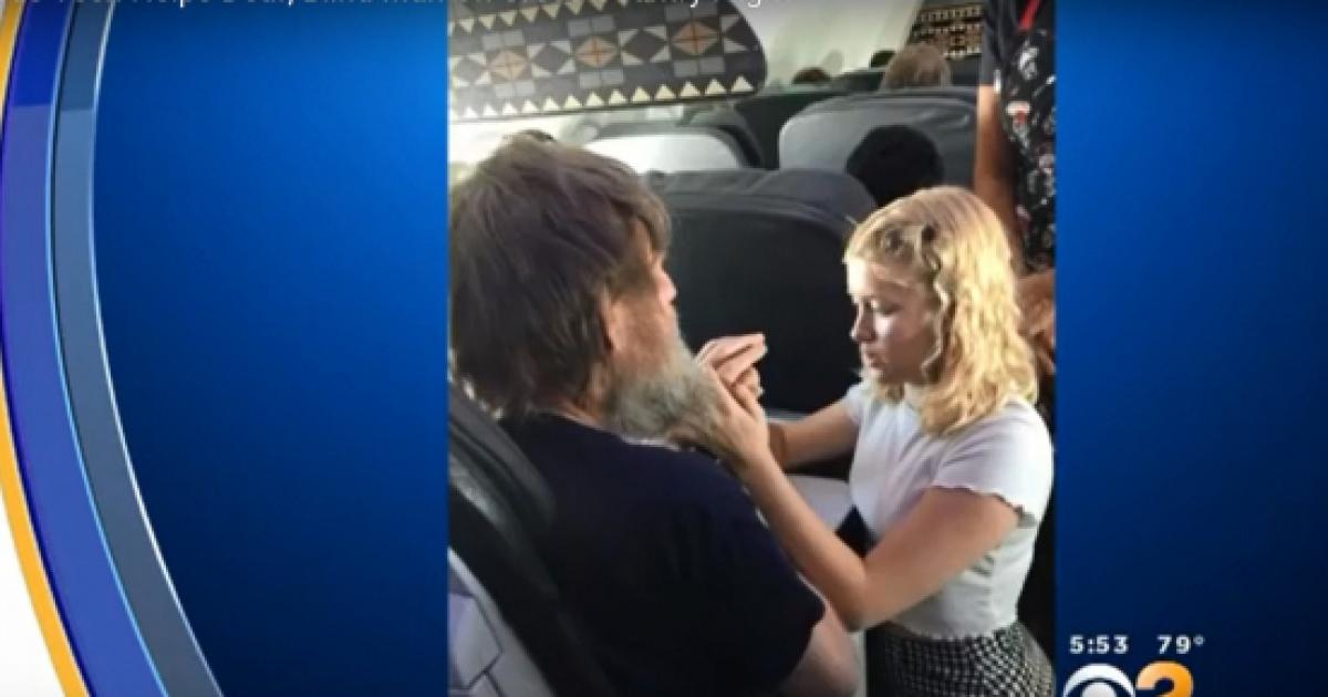 Teen helped deaf and blind passenger using sign language on Alaska Airlines flight