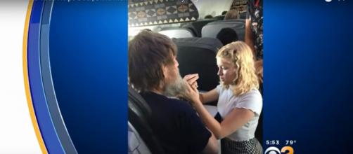 Clara Daly and Tim Cook shared a special bond on their flight from Boston. [Image source: CBS Los Angeles/YouTube]