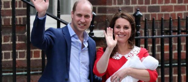 La familia real se prepara para el bautizo del Príncipe Louis La familia real se prepara para el bautizo del Príncipe Louis