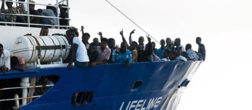 La nave Lifeline con il carico di migranti