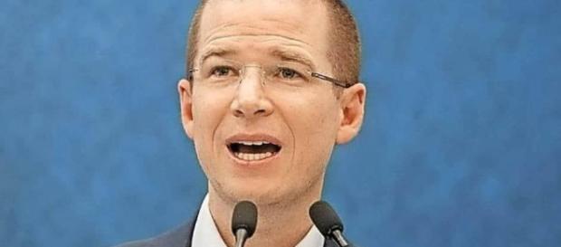 Panistas como Gil Zuarth buscan darle el control del partido a algún gobernador del PAN Panistas como Gil Zuarth buscan darle el control del partido a algún gobernador del PAN