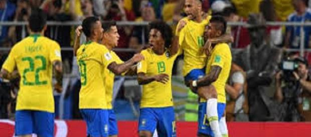 Mundial de fútbol: Brasil consigue su pase a octavos como primeros del grupo E Mundial de fútbol: Brasil consigue su pase a octavos como primeros del grupo E