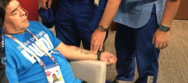 Maradona se descompensó en el encuentro de fútbol Argentina contra Nigeria Maradona se descompensó en el encuentro de fútbol Argentina contra Nigeria