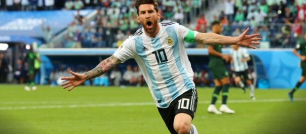 Argentina vence a Nigeria 2 goles a 1 y está en la siguiente fase Argentina vence a Nigeria 2 goles a 1 y está en la siguiente fase