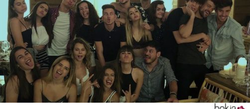 OT: Cepeda sorprende a Aitana en su cumpleanos 19, invitando a sus amigos de Barcelona