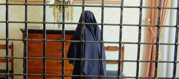 Caserta, minori maltrattati a scuola: dall'asilo sospese quattro suore Caserta, minori maltrattati a scuola: dall'asilo sospese quattro suore