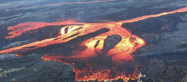 ISLAS GALÁPAGOS / El volcán Sierra Negra hace erupción y evacúan parte de las islas ISLAS GALÁPAGOS / El volcán Sierra Negra hace erupción y evacúan parte de las islas