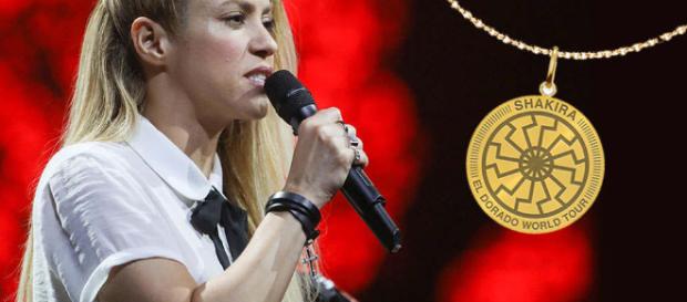 Fans schockiert: Trägt Shakira hier ein Nazi-Symbol? - tag24.de Fans schockiert: Trägt Shakira hier ein Nazi-Symbol? - tag24.de