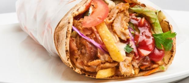 Un kebab ha ucciso una 15enne inglese: conteneva un allergene non segnalato nel take away dove l'aveva comprato. Un kebab ha ucciso una 15enne inglese: conteneva un allergene non segnalato nel take away dove l'aveva comprato.