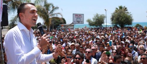 Di Maio oggi 3 giugno 2018 a Marina di Ragusa parla di lavoro e riforma pensioni