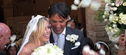 Simone Inzaghi e Gaia Lucariello all'uscita della Chiesa dell'Amorosa