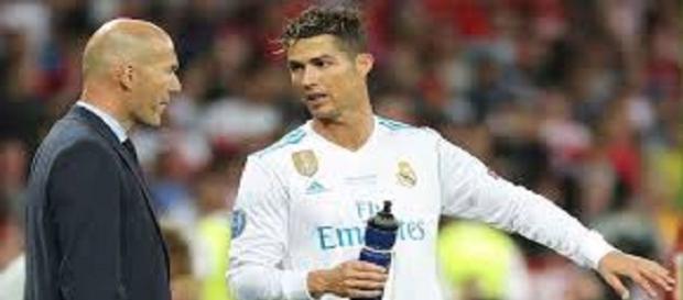 Cristiano Ronaldo ¿continuará en el Real Madrid? Cristiano Ronaldo ¿continuará en el Real Madrid?