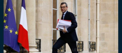 Faits divers | Le secrétaire général de l'Élysée visé par une plainte pour corruption - leprogres.fr
