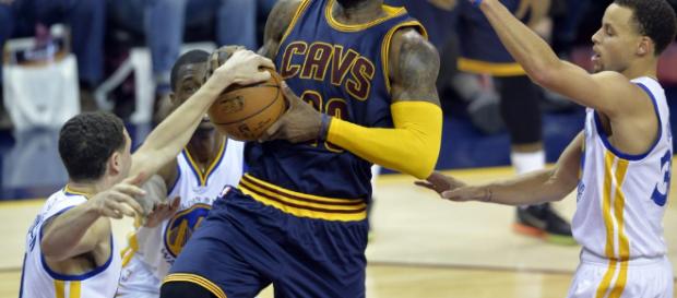 Cleveland Cavaliers y Golden State Warriors disputan una final NBA ... - libertaddigital.com Cleveland Cavaliers y Golden State Warriors disputan una final NBA ... - libertaddigital.com