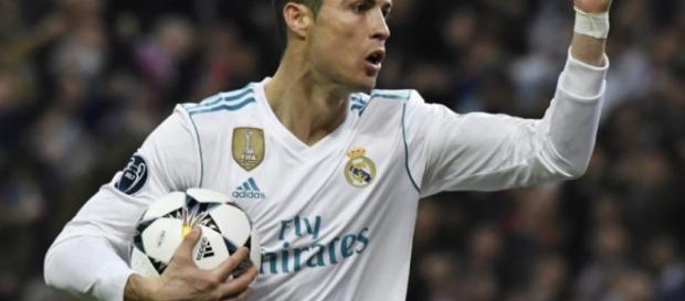 CR7 entrena con Portugal después de disfrutar unas cortas vacaciones familiares CR7 entrena con Portugal después de disfrutar unas cortas vacaciones familiares