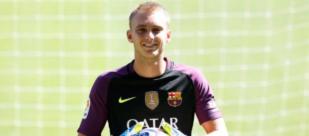 El guardameta holandés es candidato para defender la portería del Chelsea o del Arsenal la próxima temporada El guardameta holandés es candidato para defender la portería del Chelsea o del Arsenal la próxima temporada