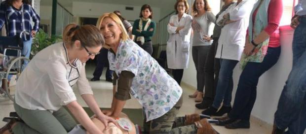 La investigación ha demostrado que tararear La Macarena ayuda a realizar un RCP al ritmo y tiempo correcto. La investigación ha demostrado que tararear La Macarena ayuda a realizar un RCP al ritmo y tiempo correcto.