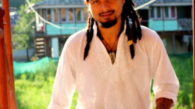 Foto di Nilotpal Das, uno dei presunti rapitori, pubblicata sul suo profilo Facebook.