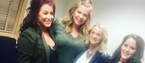 Jenelle Evans poses with 'Teen Mom 2' co-stars. [Photo via Instagram]