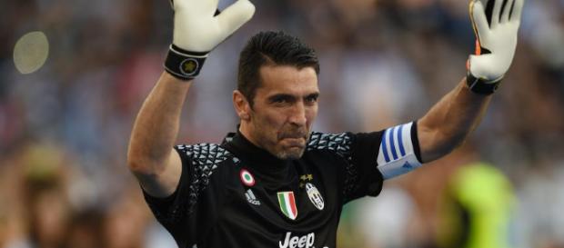 Buffon, suspendido tres duelos tras 'explotar' en el Bernabéu Buffon, suspendido tres duelos tras 'explotar' en el Bernabéu